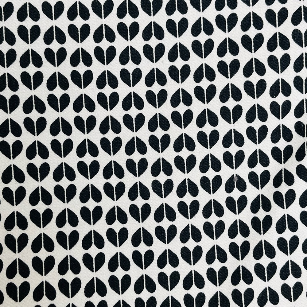 Banana Republic Heart Print Shirt Size 4 Black White Non Iron Preppy EUC - Picture 8 of 9